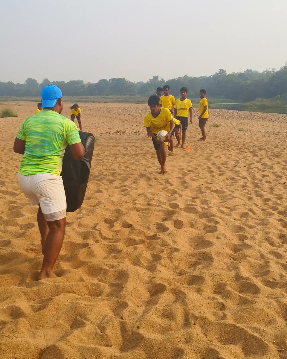 futurestar2019's tweet photo. Hard morning on Budhabalanga River with Future Star.....
#FutureStar #SundayPractice #WeekendMasti #SportsForAll #RugbyForAll #Your_Support_Is_Our_Success
@_SimplySport @RugbyIndia @sports_odisha @TheGreatAshB https://t.co/NNKbNBxhii