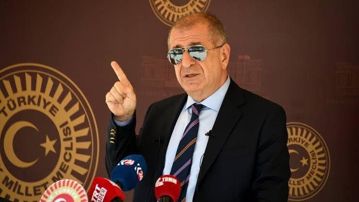 Mansur Yavaş aday olsun dedi, dinlemediniz.

Yabancı seçmenler seçim sonucunu belirleyecek dedi, dinlemediniz.

Sinan Oğan'ı aday yapıp, seçimin kaderini değiştirdi, AKP'li ilan ettiniz.

Bu adama özür borcunuz var.