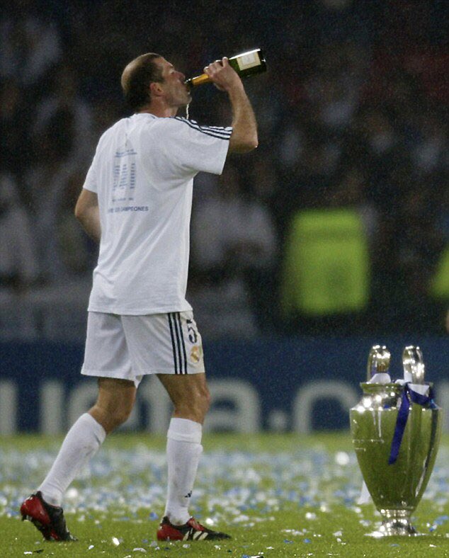 StopThatZizou's tweet photo. @realmadrid https://t.co/WRagLyCbB0