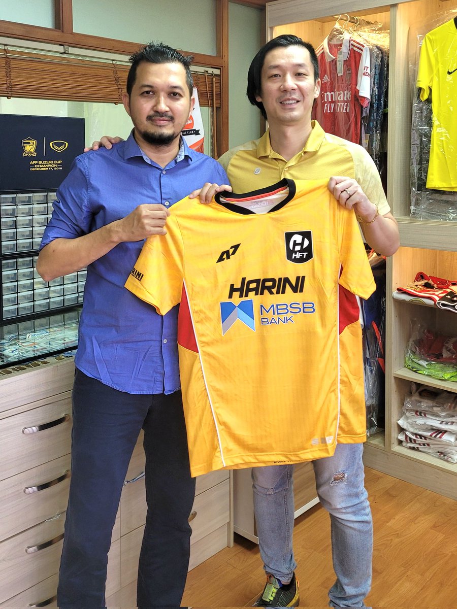 wanfakhrul23's tweet photo. Jersi @HariniFT (Home) 2023
Size L | RM99
Brand: MA7CH 

+ RM39 nameset @MY_AFL
+️ RM15 sponsor depan MBSB Bank 
+ RM15 sponsor belakang NASOM 

🛒 https://t.co/zd7J48Sn3k

#HariniFootballTeam #HFT
#MA7CH #A7 #NasomCares
#AFL #MBSBBank #Championship2023
#MisiKumpulJersi2023 https://t.co/24zeMv4p8W