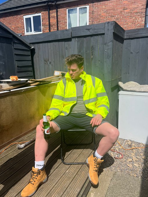 Chilling in the garden at a BBQ.  First BBQ of the year.  I tried out my special meat rub.  Many more<a href="/tag/dragonsoup"class="tags"><span>#dragonsoup</span></a>