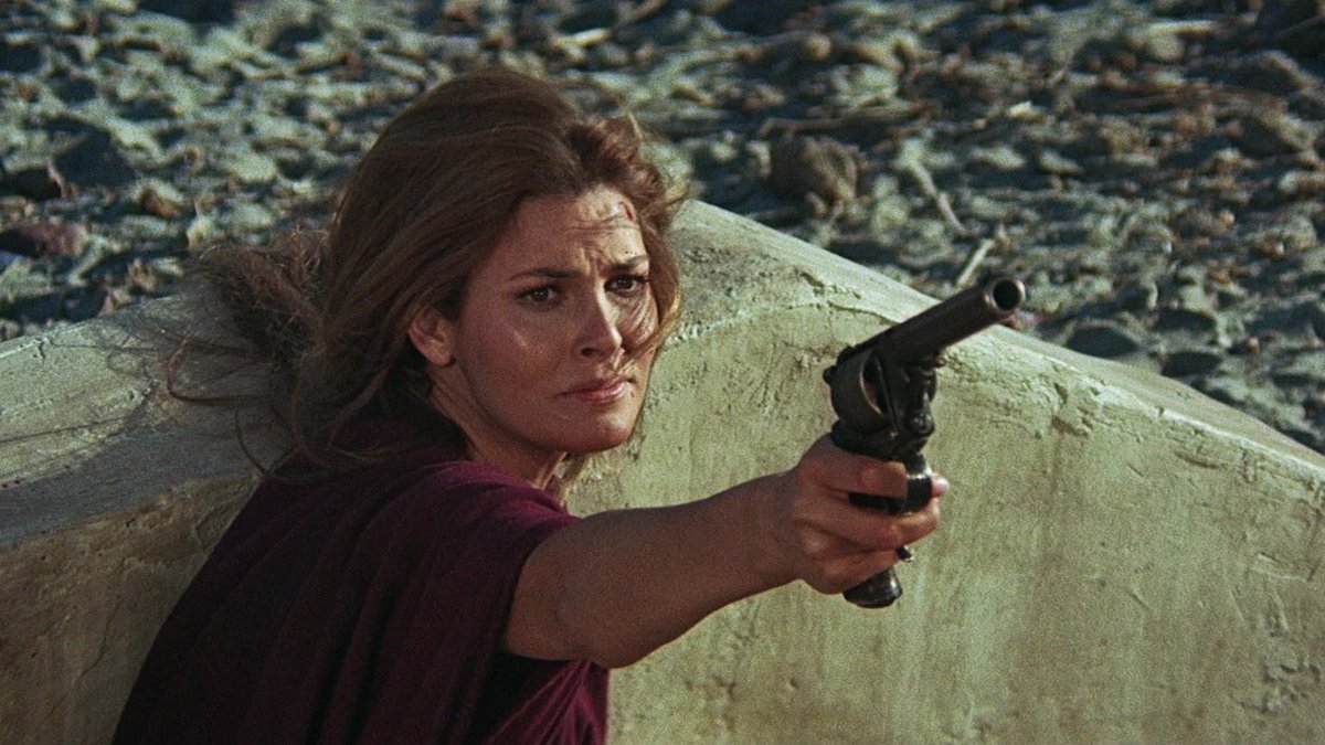 #HannieCaulder aka #AnaCoulder (1971)
After she is raped and her husband murdered, a woman hires a bounty hunter to instruct her in the use of a gun so she can get her revenge on the three outlaws responsible.
#RaquelWelch #GirlsWithGuns #FilmTwitter 📽️ 🎬
