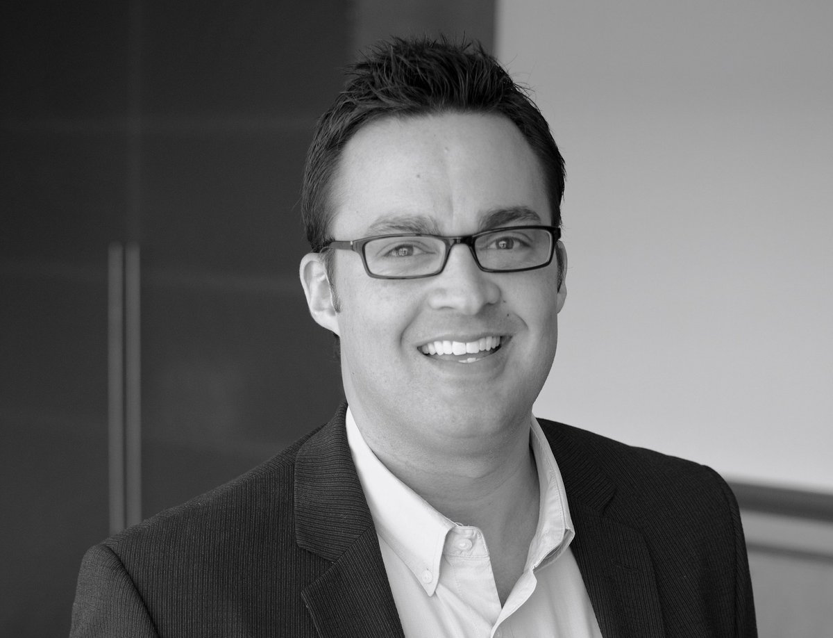 ProWriteAgency_'s tweet image. &quot;If social media is the cocktail party 🍸, then email marketing ☕️ is the &apos;meet up for coffee&apos;.The original 1 to 1 channel. 

Erik Harbison compares social media convos to superficial chitchat, while email lets you have intimate and direct conversations. ☕️💬 #EmailMarketing