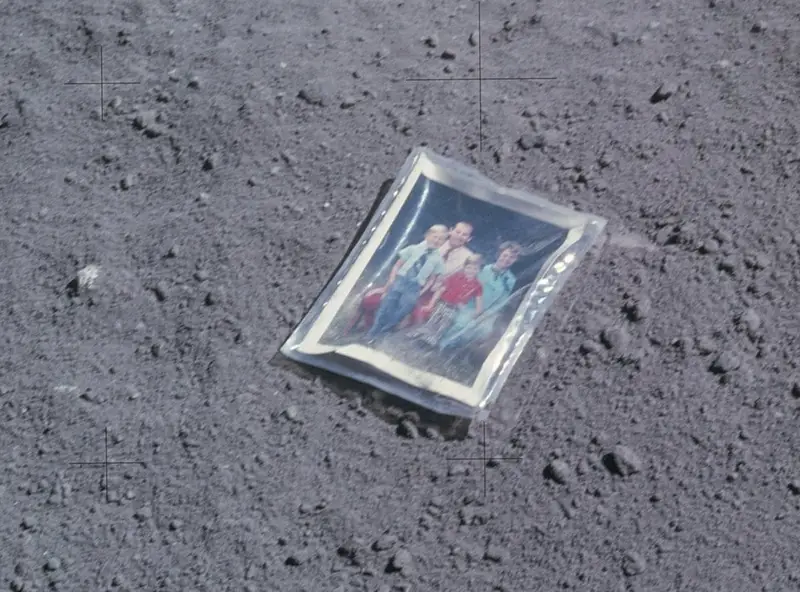 Did you know❓

Charles Duke left a picture of himself with his family sat on a bench on the Moon’s surface during the Apollo 16 mission in 1972 📸

It remains on the Moon until this day and will take millions of years to degrade because of the lack of real atmosphere ♻️