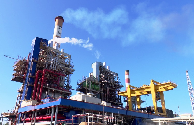 La Termoeléctrica de Cienfuegos, de las más eficientes de #Cuba, ya en pleno funcionamiento. Su unidad 4 sincronizó con 120 megawatts, después de un buen mantenimiento. Seguimos avanzando con paso firme en la estabilización del Sistema Electroenergético.