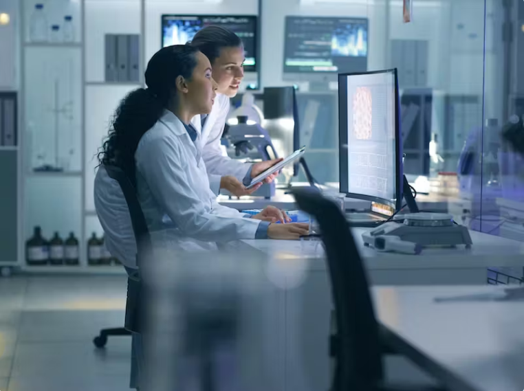 Optum_UK's tweet photo. We're proud to be working with @NHSEngland as part of the Hepatitis C (HCV) elimination programme. Our solution Pathway is being piloted to support the identification of at-risk patients within primary care data. Learn about the home test for Hepatitis C: https://t.co/To114XBJwR https://t.co/efB4u0oJff