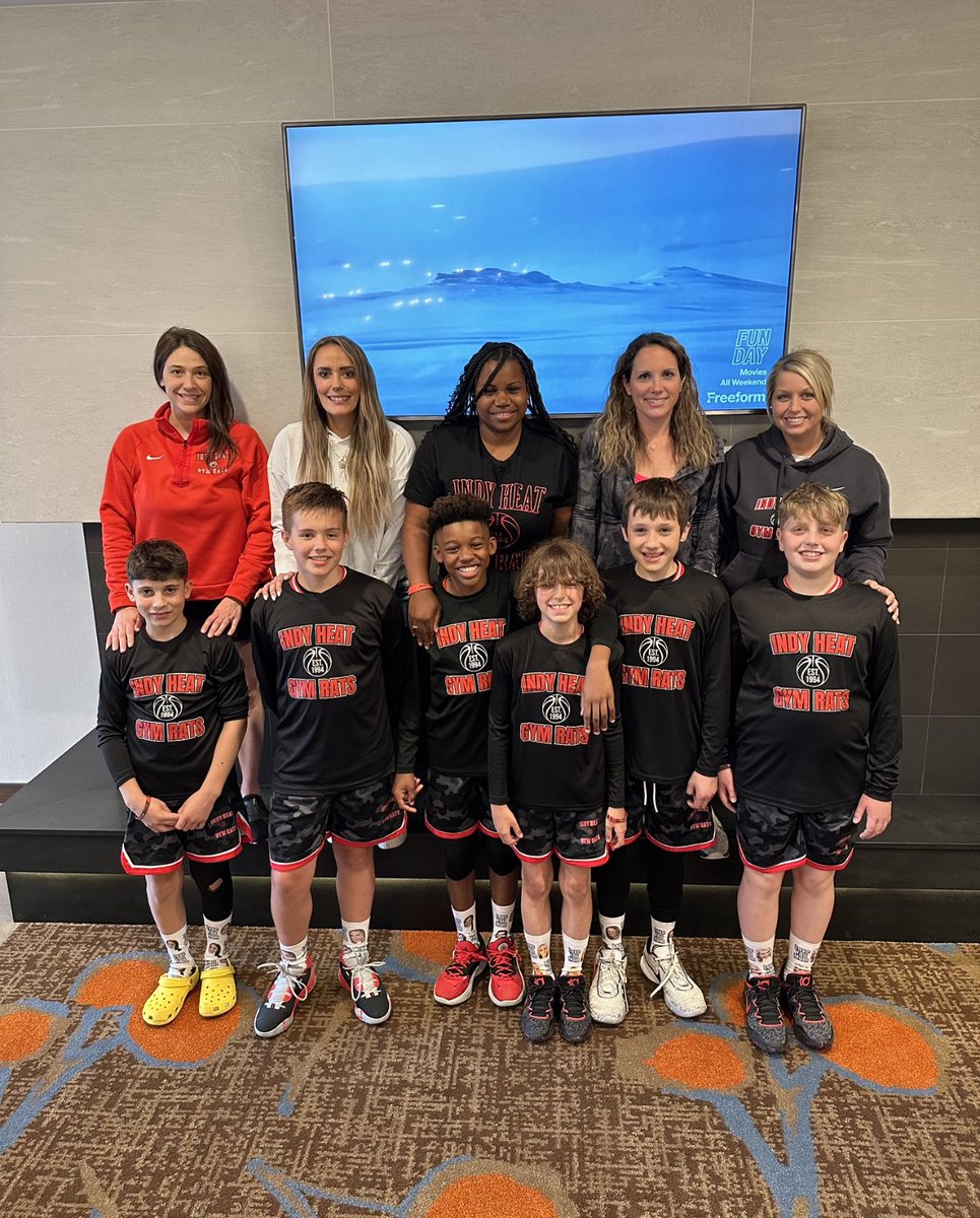 On the court, 2030 Platinum division Final Four finish in NY2LA Generation Next Invitational.  <a href="/ny2lasports/">NY2LA SPORTS</a> 

Off the court, celebrating Mother’s Day weekend with a special group of young men with amazing mothers!