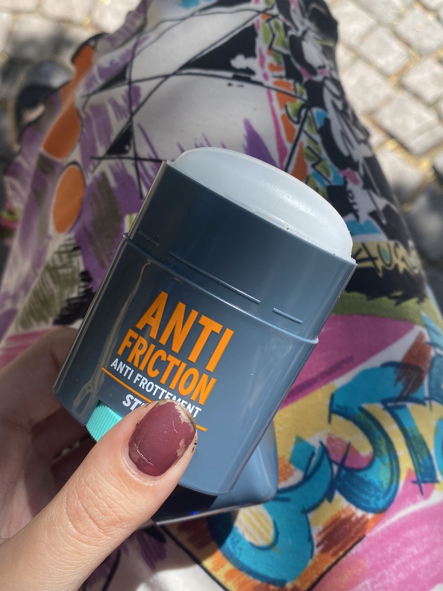 mamaiaf's tweet photo. hot girl summer tip: para quem fica com as coxas queimadas da fricção, corram imediatamente para a Decathlon e comprem este stick. salva-vos durante 1 hora e depois é só andar com ele na carteira e aplicar novamente https://t.co/xJiEI2sFXy