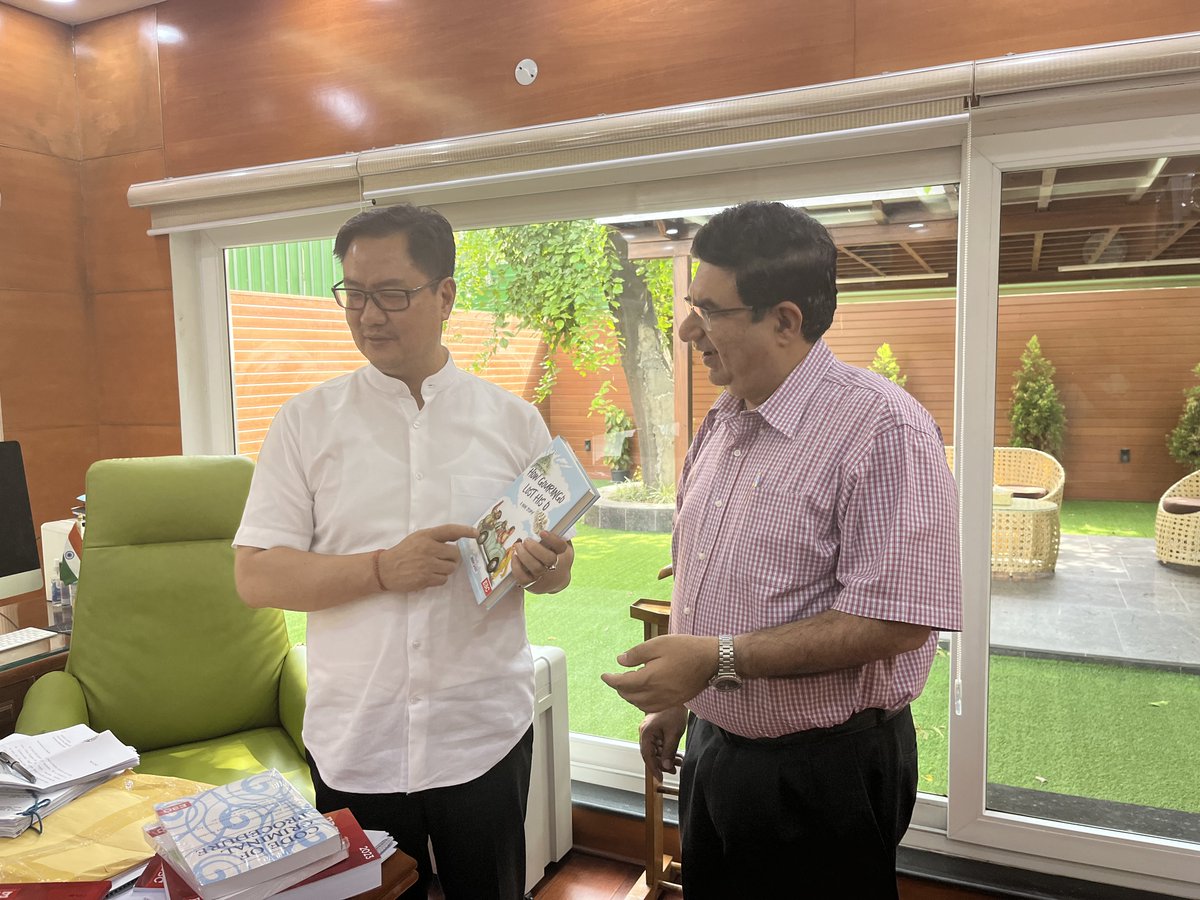 Mr. Sumeet Malik (Director at EBC Group of Companies) presented a set of EBC Bare Acts to the Hon'ble Minister of Law and Justice, Shri Kiren Rijiju.

#ebcwebstore #LawMinister #ministeroflawandjustice #KirenRijiju #bareacts #EBCBareActs #EBC #EasternBookCompany #SCCOnline