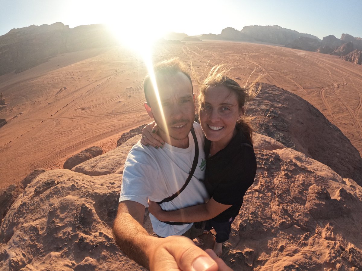 alla migliore compagna di branco e di viaggio che la vita mi potesse donare, alle nostre avventure, al tuo amore incondizionato e alla tua pazienza. per sempre tu e io, io e te ❤️