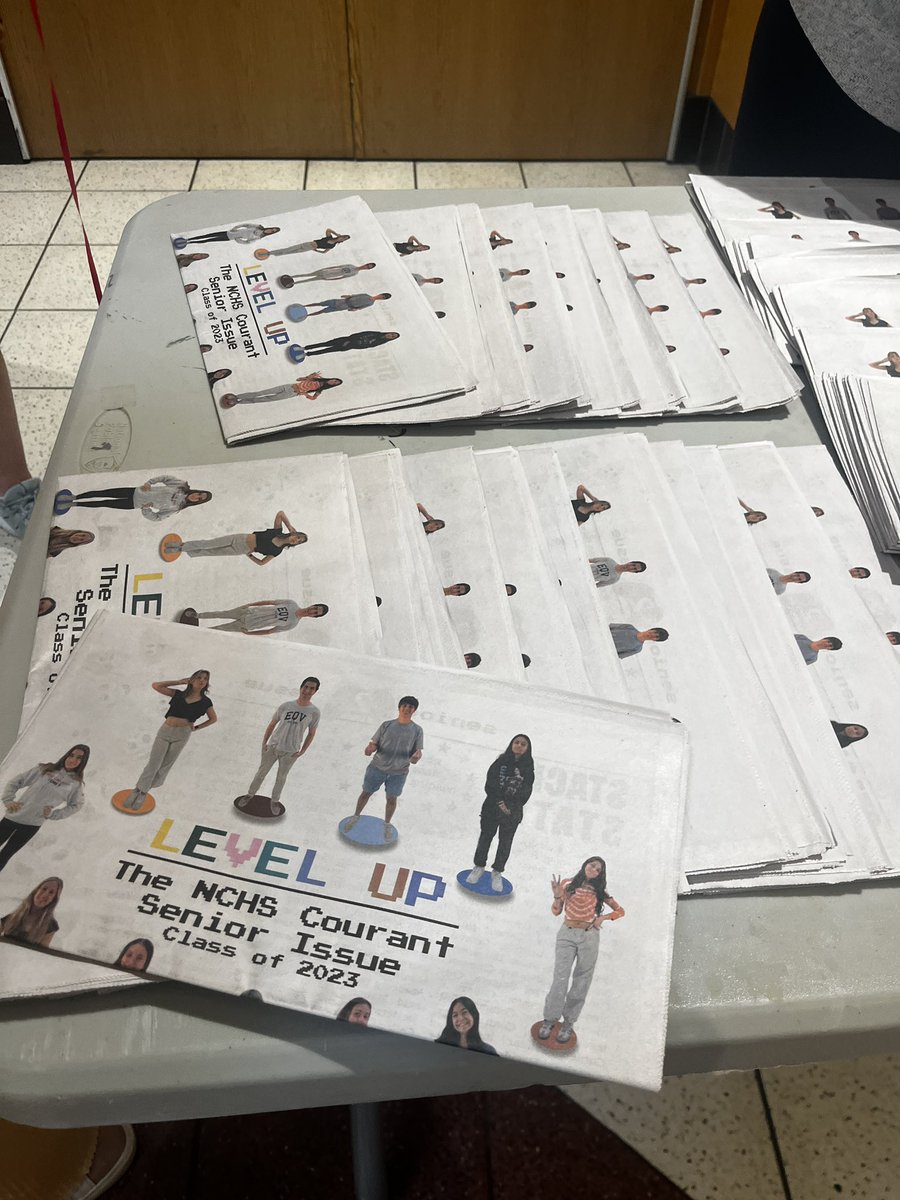 It’s distribution day!! Come grab a copy of this special issue crafted all by our wonderful seniors!!