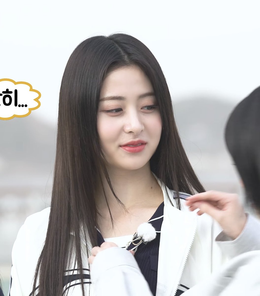 #LESSERAFIM 
#FEARNOT 
#HUHYUNJIN 
#르세라핌 #피어나 #허윤진
HUH YUN-JIN, YOU'RE FABULOUS
🥰🥰💖💖🫶🏼🫶🏼