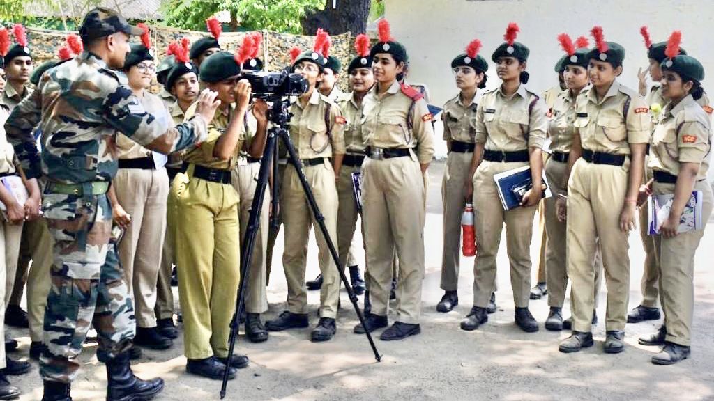 IaSouthern's tweet photo. #NCC Camp for 500 cadets including 300 girls at #Bhuj, #Jamnagar,
#Ahmedabad &amp; #Dhrangadhra conducted with an aim to motivate them to join Armed Forces &amp; contribute towards #NationBuilding. 
#GoldenKatarDivision
#KonarkCorps https://t.co/gNPP3RT77c