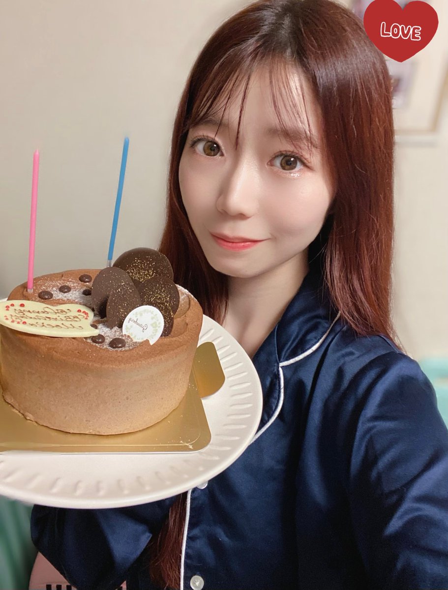 26さい！
朝起きてメッセージにびっくりしました😳🤍✨ありがとうございます🩵🩵
改めてみんなに出会えて良かったなあと☺️✨みんなのこと胸に毎日頑張っていくね☺️✊