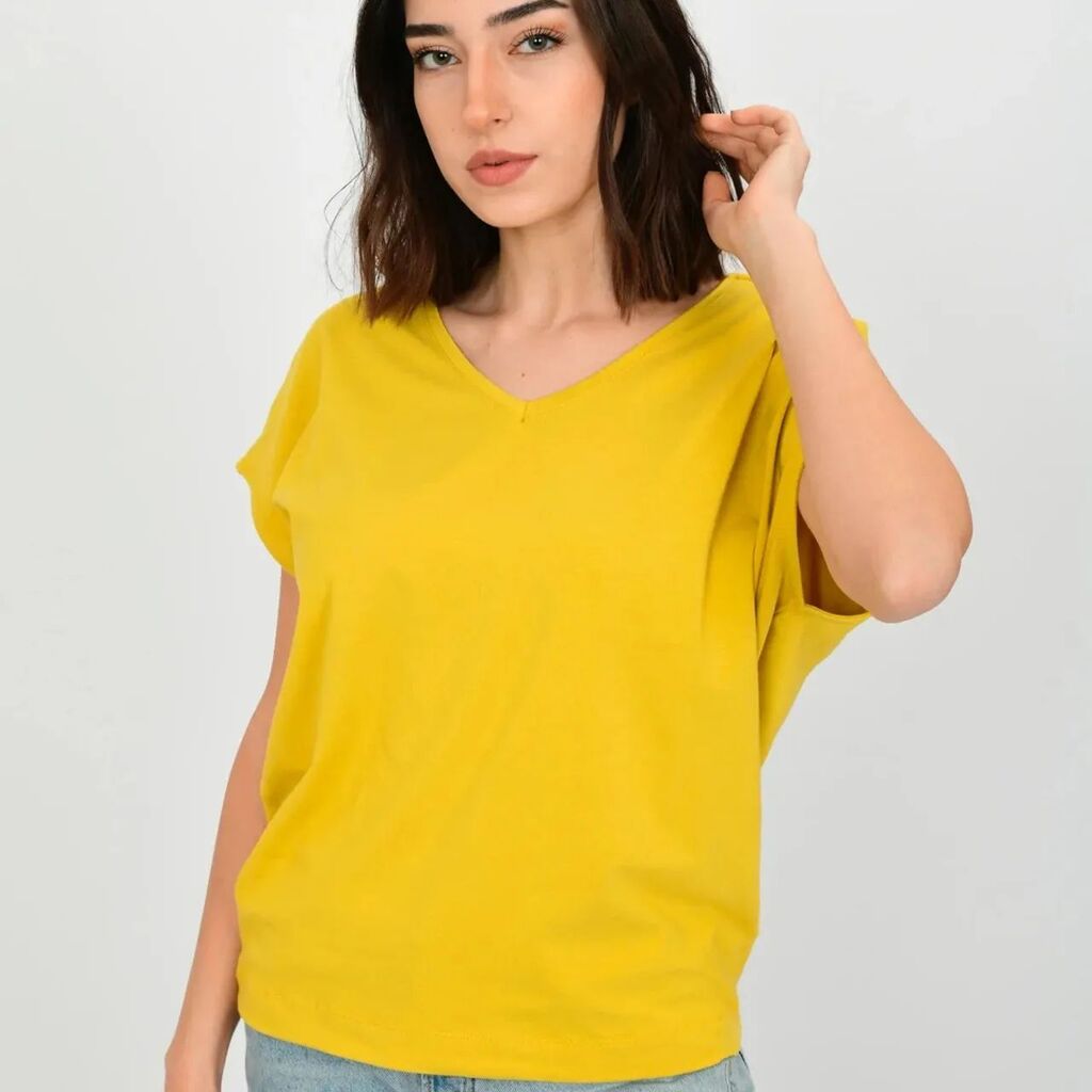 LiveLagom's tweet photo. Let the sunshine in with this bamboo and cotton blend T-Shirt 💛☀️
Great with denim or under a blazer for work 😎
.
.
.
#letthesunshinein #sunnyfashion #dopaminedressing #sustainableclothing #yellow #lagom #livelagom https://t.co/kM6hbo27aI https://t.co/e3VXso510A