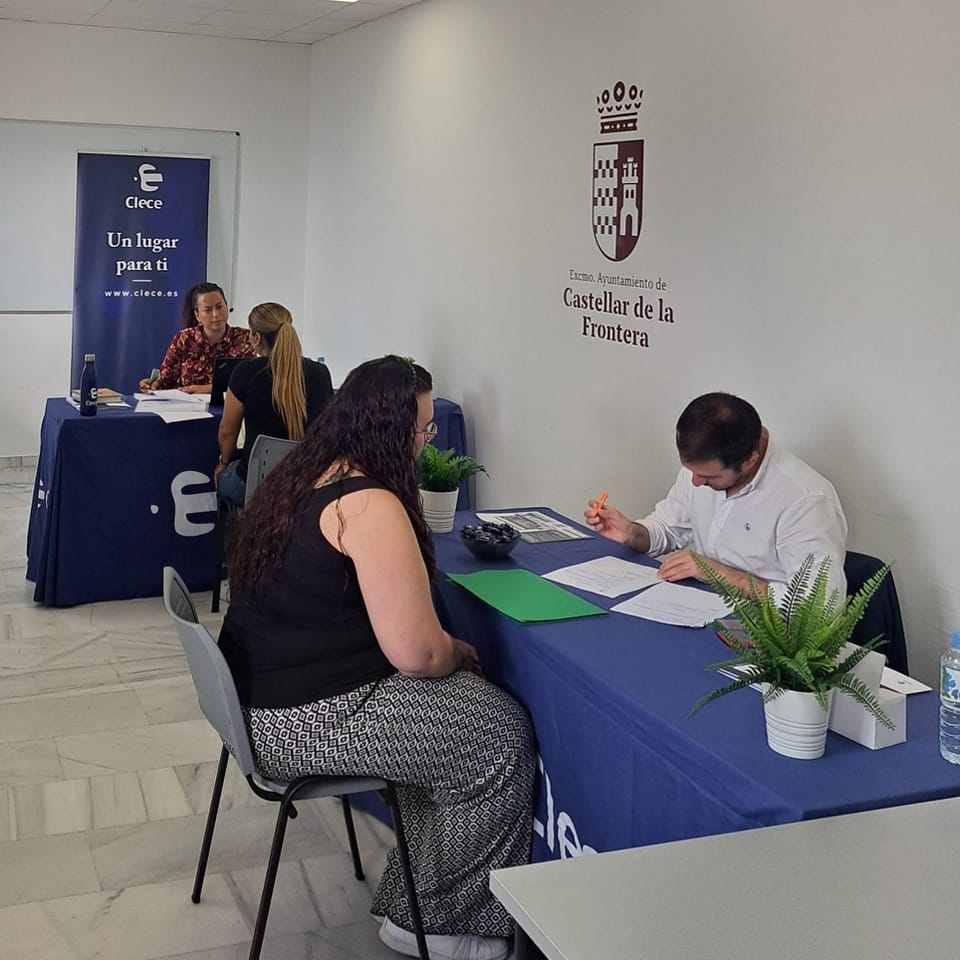 Raquel_Clece's tweet photo. Comenzamos nuestras jornadas de Selección #NosConocemos en Castellar de la Fra. Mis compañeros Silvia, Pedro y yo estaremos encantados de conocerte en la Casa de la Cultura. ¿Quieres trabajar en Ayuda a Domicilio? Pásate a conocernos. @Clece un lugar para ti💙 https://t.co/Cj8Ko4Vx2M
