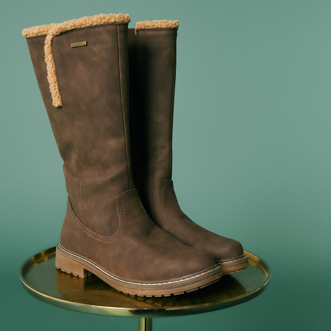 What's one item every Winter wardrobe needs? A must-have pair of boots from Queenspark!👢
The Sherpa lining ensures you stay cosy yet stylish throughout the chilly season.
 
Shop the featured items in-store now at #QueensparkSA