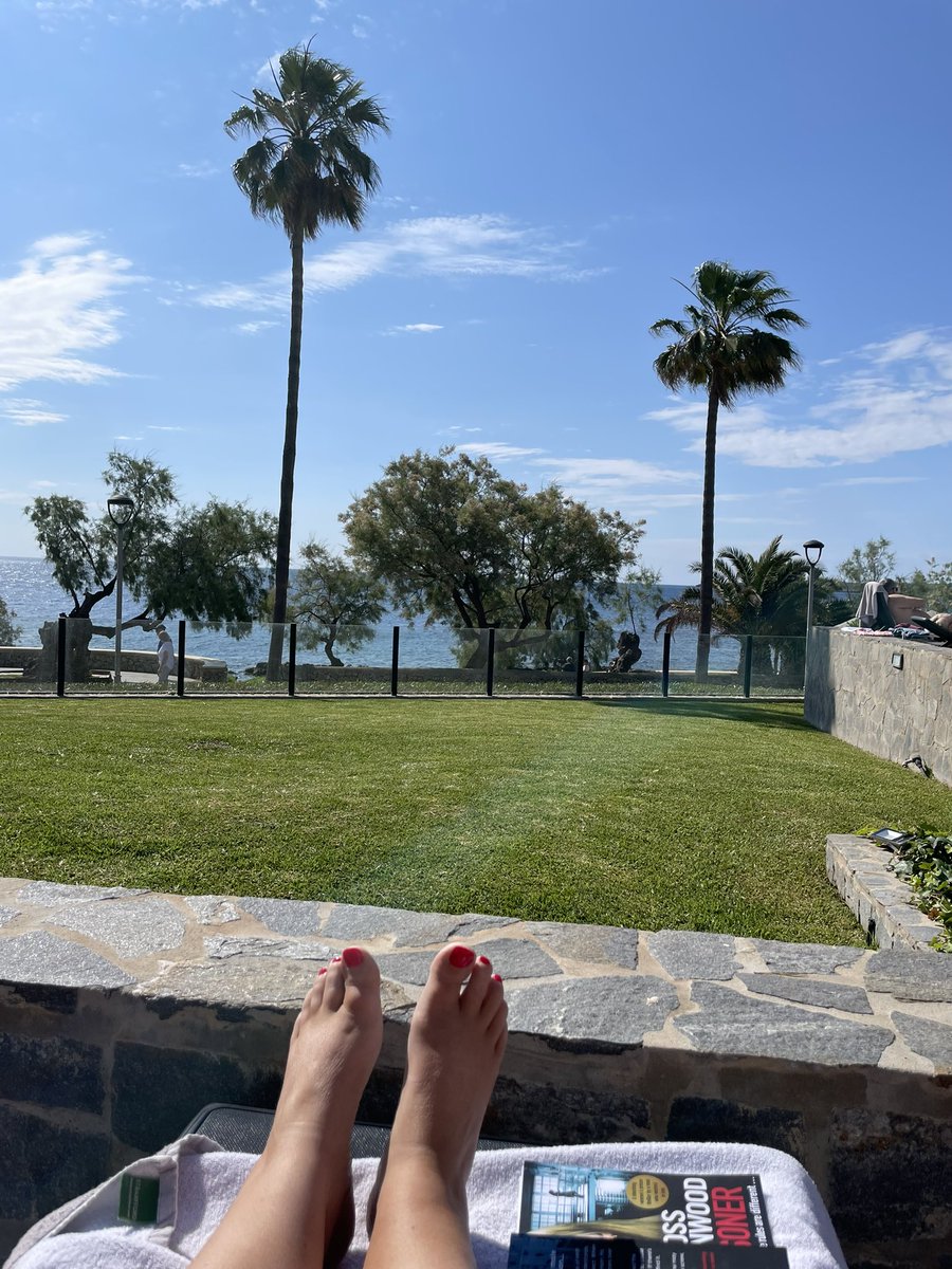 What a lovely Monday morning it is here in Majorca..