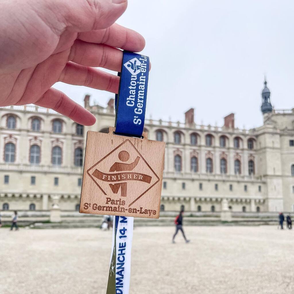 Medal Monday 🏅
•
Une terrasse superbe, un chateau et une médaille.
Combo parfait pour la @parissaintgermainenlaye 🤩
•
•
#medalmonday #20km
#running #runners #instarunners #adidasrunnersparis 
#adidasrunners #triathlon #swimbikerun  #trilife #inst… instagr.am/p/CsQdyyiNqgJ/
