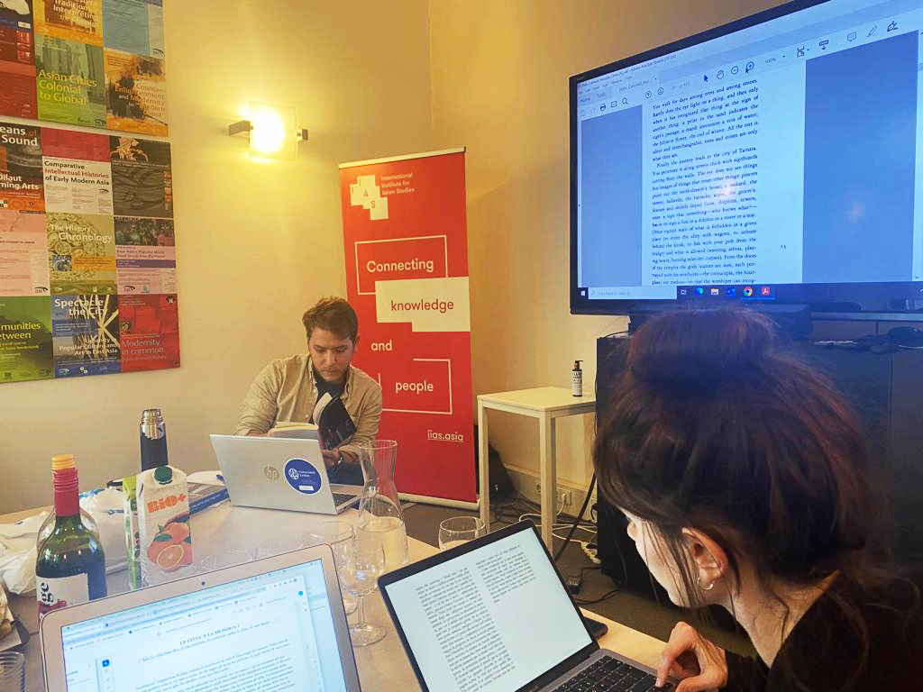 AsianStudies's tweet photo. IIAS staff and fellows gathered for the 11th #inspirational_session on 12 May to read and discuss Italo Calvino's book "Invisible Cities".
The session was hosted by Benjamin Linder, the #IIAS colleague who is an anthropologist and Coordinator for Public & Engaged Scholarship. https://t.co/36sAvfoyht