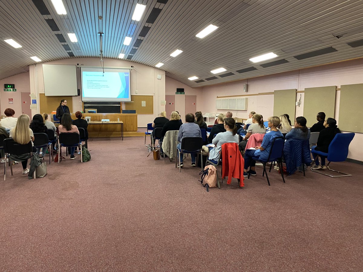 ShonaNYB's tweet photo. And we’re off 😃the 3rd & final Senior Staff Development Falls Prevention & Management Day #clydesector @NHSGGC @laura_dyane @ElMcl14 @AlisonP007 @LornaLoudon what a turnout 🤩 https://t.co/QbVH896SE6