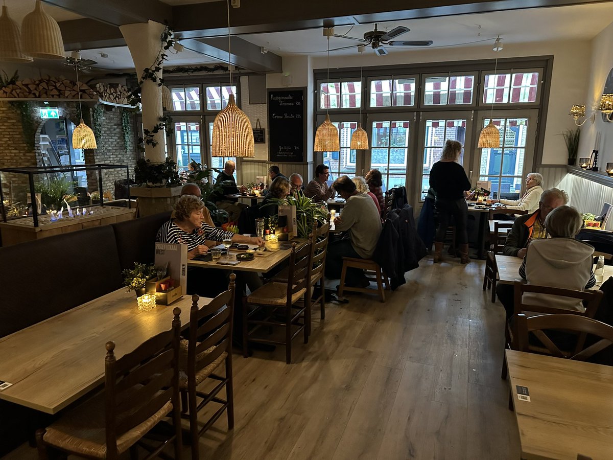 ProeflokaalWest's tweet photo. Onbeperkt eten &amp; genieten van kleine vlees, vis en Vega gerechtjes…in een heerlijke sfeer met vuurhaarden en goede muziek… @TerschellingS @terschellingvvv https://t.co/cJjZJ4plY0