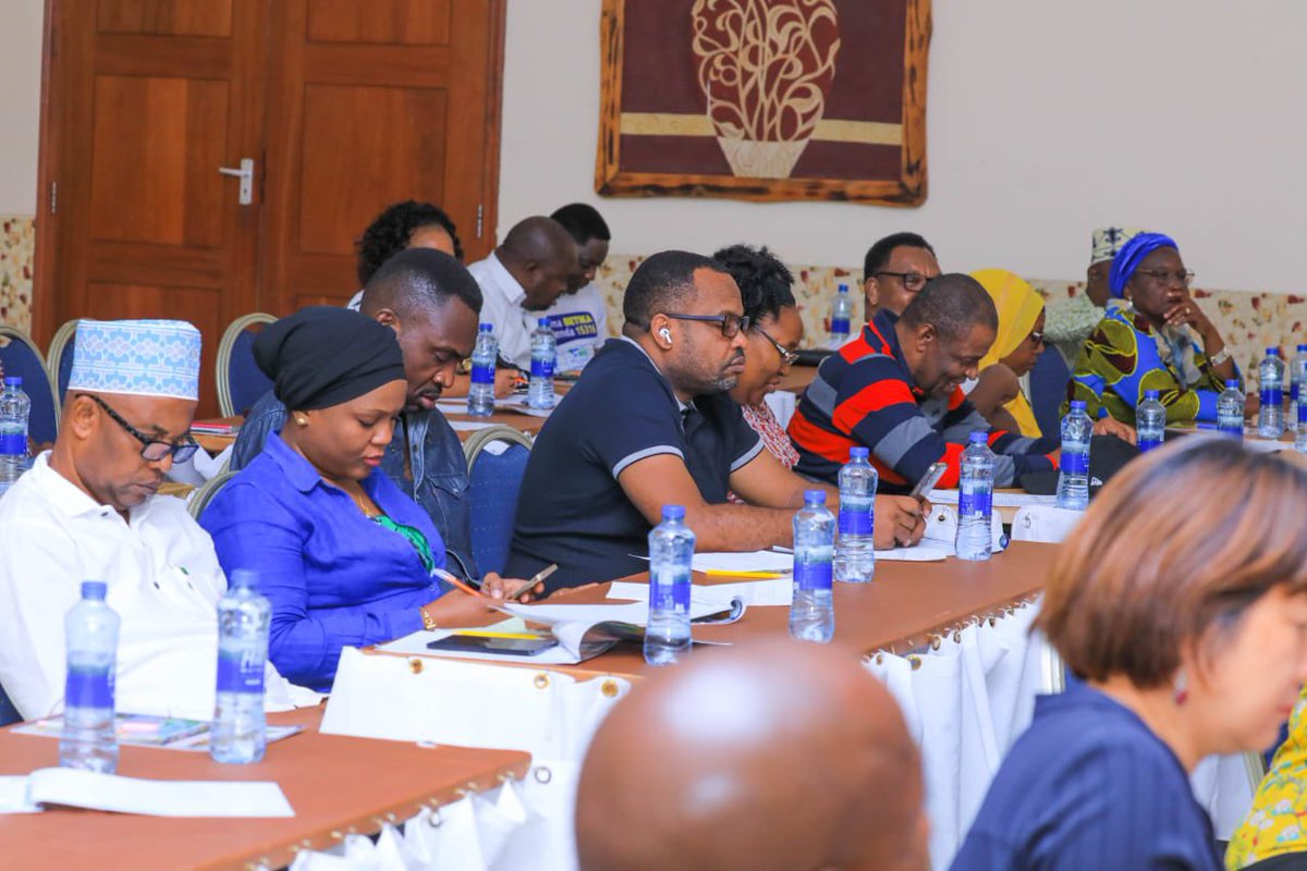 EvanceMori's tweet photo. It’s important parliamentarians understand that 50% of Tanzanians are children, and prioritize their education, health, water, social and child protection needs in budgets of key ministries. That’s why UNICEF organized a seminar for key parliamentarian Committees @UNICEFTanzania https://t.co/kvZi2hhxWm