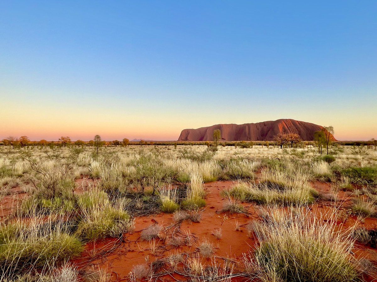 El_Lobo_Rayado's tweet photo. After +3yr, Iโm attending an in-person research conference, this time at Uluru (Central Australia) to celebrate amazing @RayPNorris career and character #RayFest. Awesome scenery, great talks, even better networking with colleagues and friends ๐ https://t.co/5ONieiUvwJ