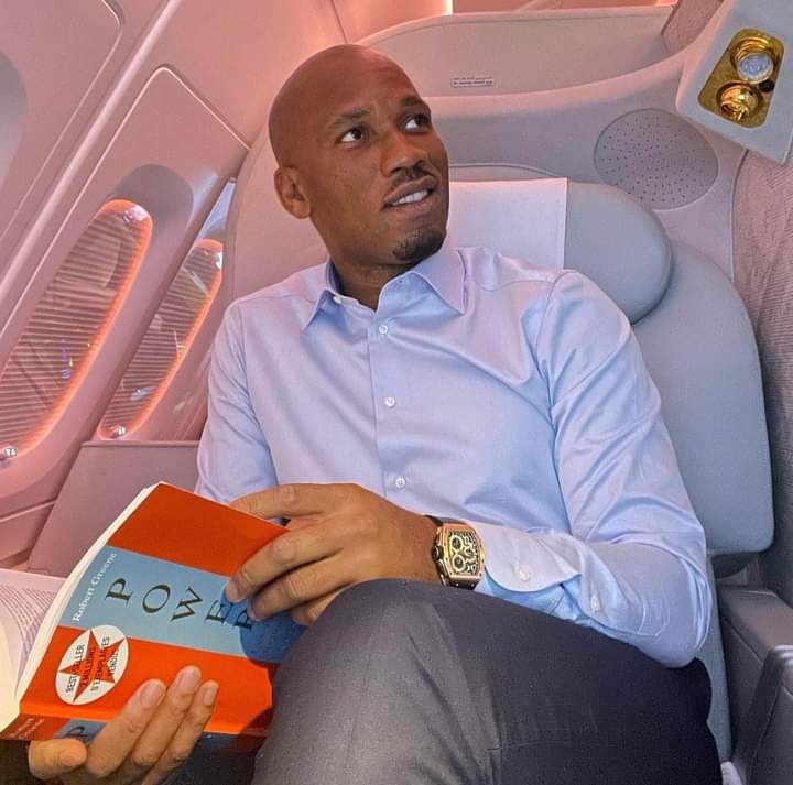 🇨🇮🌟DIDIER DROGBA : « Quand tu aides, tu n’as pas besoin de faire du bruit »
« Je trouve que c’est dommage d'être traité d'avare. C’est une image qu’on veut me donner, je pense que les faits sont là. Être généreux, c’est quoi ? C’est se balader dans toutes les rues d’Abidjan et