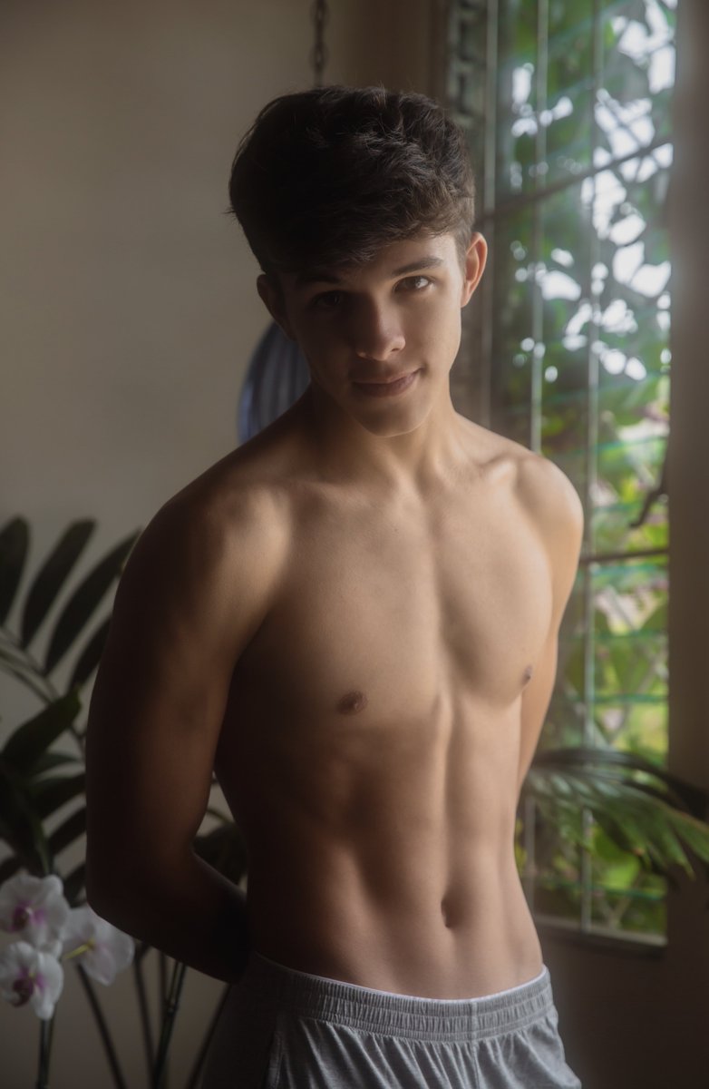 In the window with Mathías from San José 🇨🇷. Tags on Insta, photography by me. 2/4