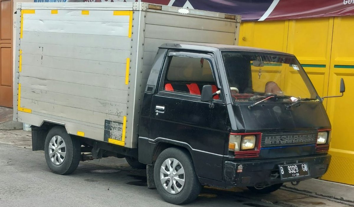 siregarzulfan's tweet photo. WANTED
Bagi yang melihat atau ada info mengenai orang ini, bisa langsung DM atau reply tweet. Kejadiannya dia bawa kabur mobil dan uang setoran toko. Tolong yang punya informasi tentang orang ini atau bantu sebarkan informasi ini ya teman teman https://t.co/ICsUptw79j