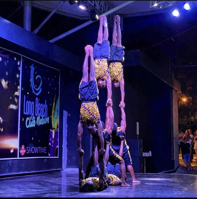 zimbabweacro's tweet photo. @Zimbabwe acrobatics https://t.co/Rr0ZHFw1uH