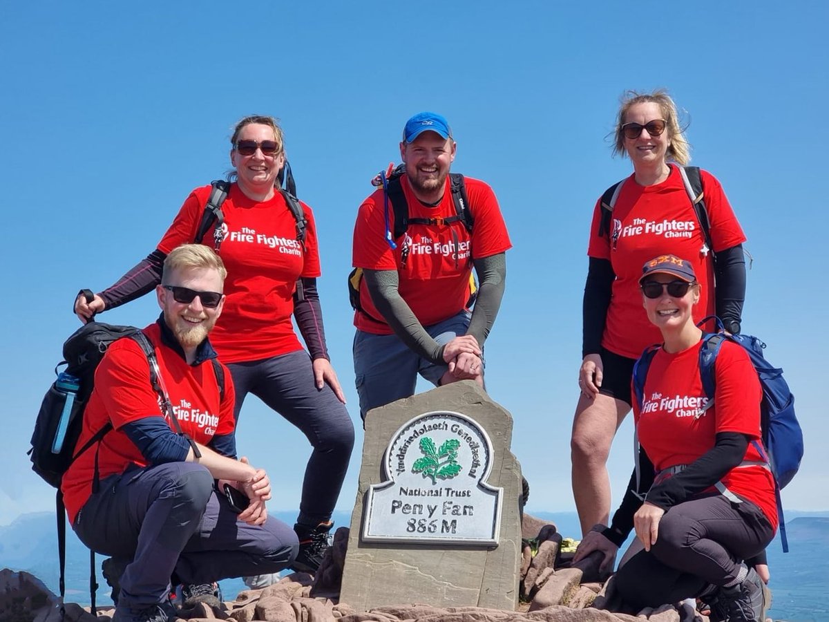 My <a href="/NFCC_FireChiefs/">National Fire Chiefs Council</a> colleagues and I put our best foot forward on Saturday and completed the Brecon Beacons 3 Peak Challenge for <a href="/firefighters999/">Fire Fighters Charity</a>.  It was a fantastic day and we received lots of support from other walkers we met.  Thank you for supporting.
justgiving.com/fundraising/nf…
