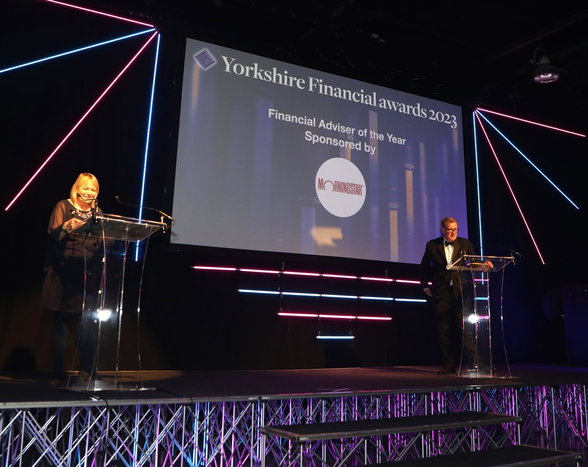 MorningstarWPUK's tweet photo. Morningstar is proud to have sponsored the Best Financial Adviser of the Year award at the @YorksFSAwards. Our Business Development Manager, Chris French was in attendance to present the award to Andrew Elson of @BerryandOak. Congratulations to all the evening's winners! https://t.co/jtzTET6fJO