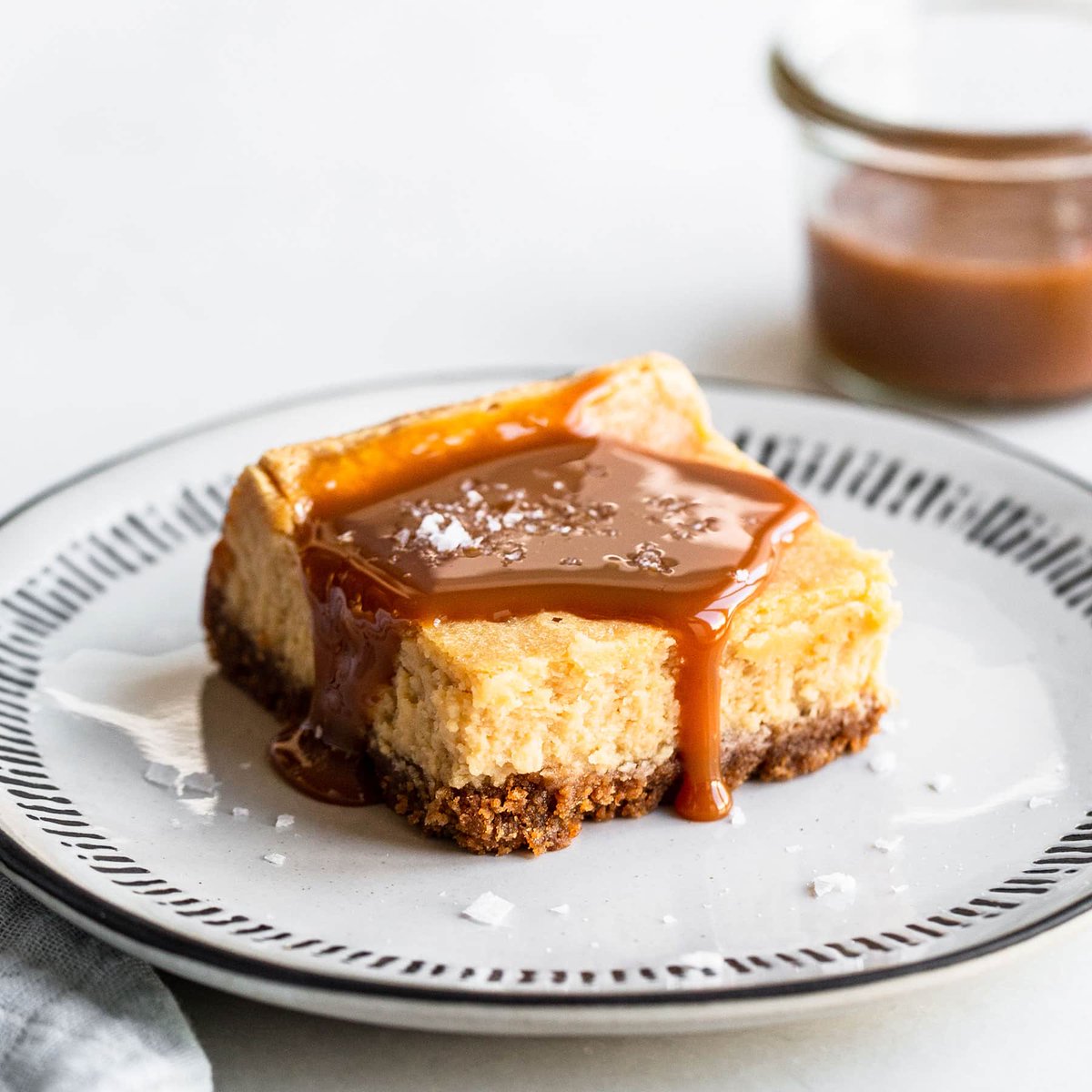 cakefactory_UK's tweet photo. Get 20% off our new caramel cheese cake 😋😋 https://t.co/5ZZAdwfBmU