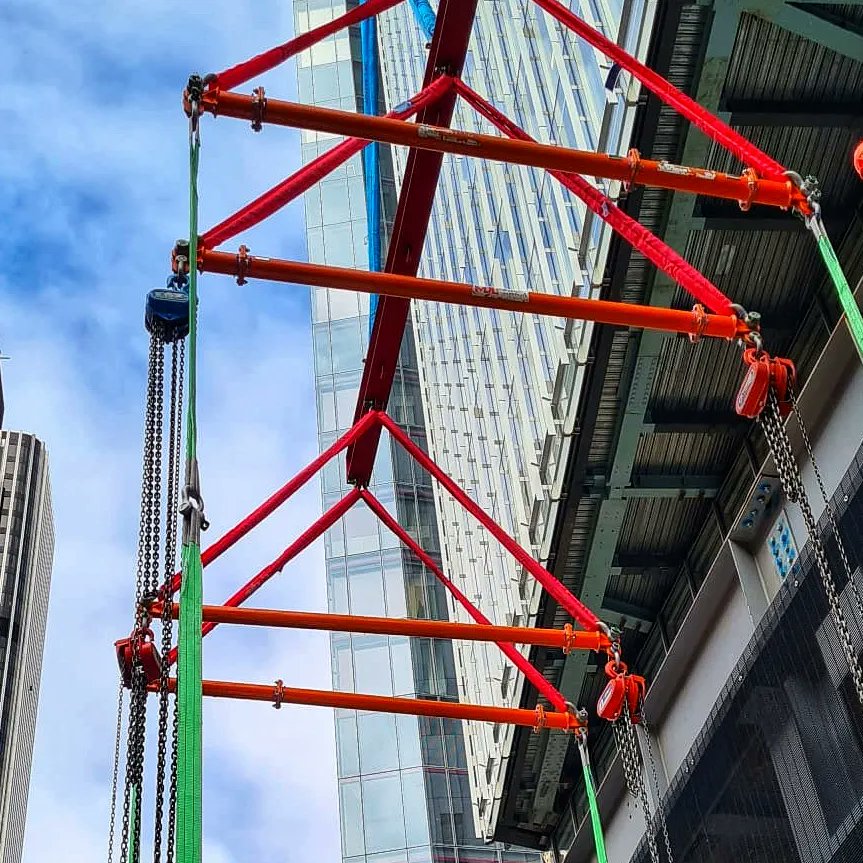 RainbirdCS's tweet photo. Monday Morning Rig

#liftingoperations #liftingsolutions #liftandshift #machinerymovement #compactcranes     #loveconstruction #ukconstruction #safety #healthandsafety #liftingequipment #liftingoperations #towercranes #mobilecranes #highrisebuildings #newbuilds https://t.co/w2aziWwOEK