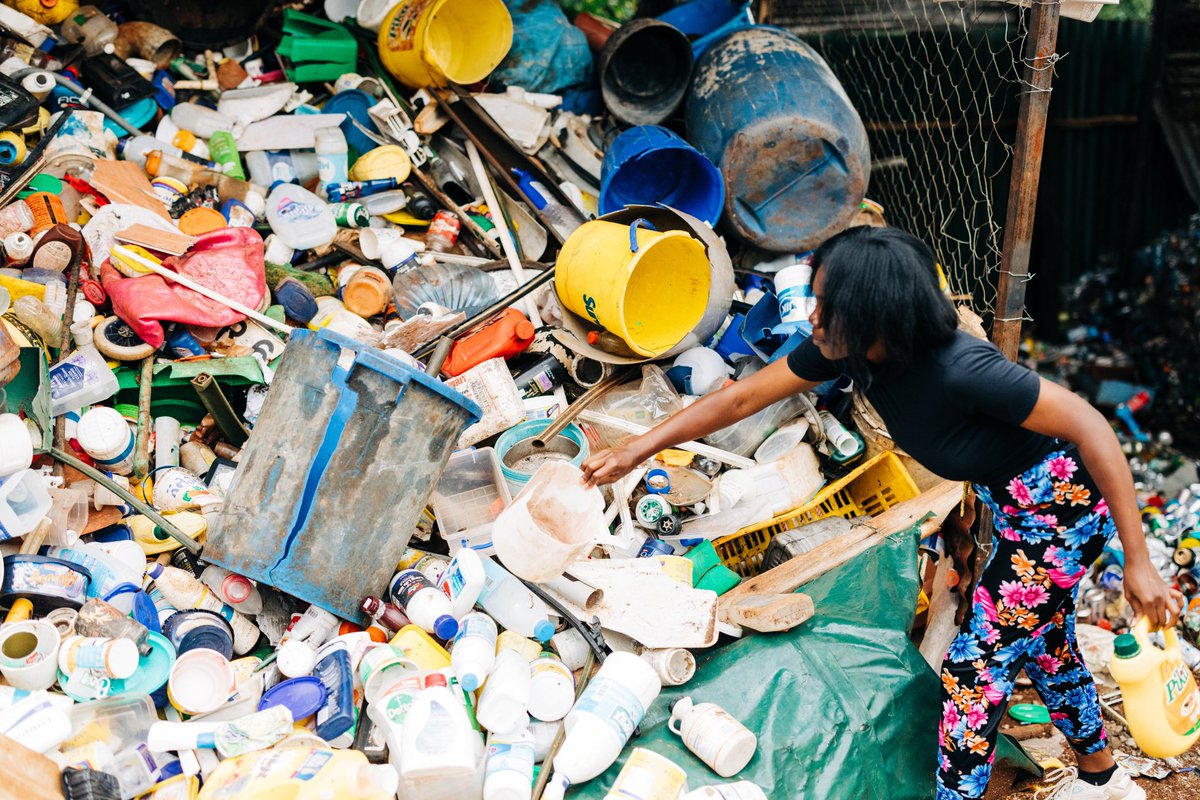 FOC_mazingira's tweet photo. What if we all took action against #plasticpollution ?
What if we all made it a personal goal to live more sustainably? What if we all became Friends of Creation?

📸 @FVugutsa

#beatplasticpollution  #environmentday2023 #friendsofcreation  #recycling #recyclerskenya #Sustainable https://t.co/CxAtIoqm6Q