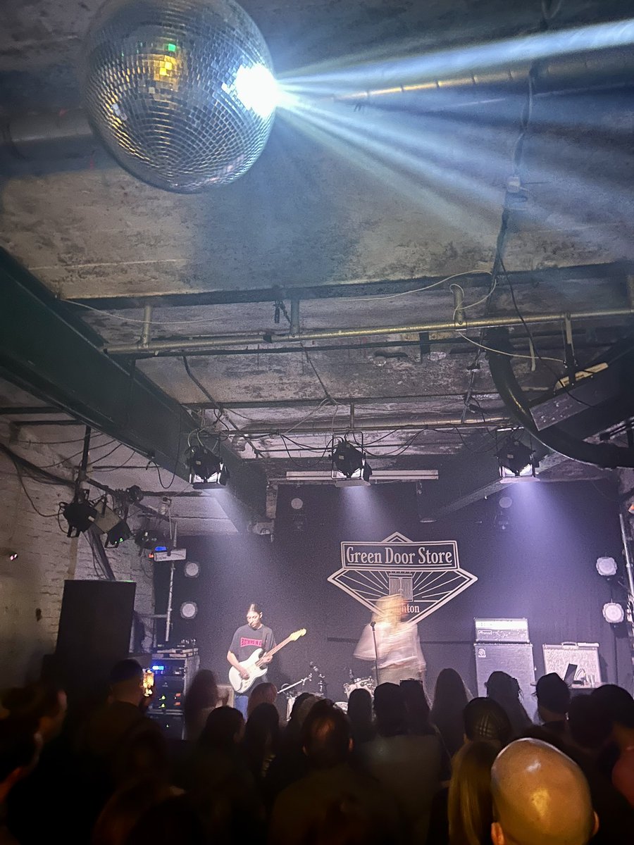 andyb_briz's tweet photo. Great time at the seaside in Brighton for @thegreatescape last week.

Bristol’s Grove absolutely killin it at 3pm on a Friday in an old church + loads of great new acts discovered as we ramp up to reopening @Bristol_Beacon later this year.

The sun even shone for a bit! ☀️ 🍦 https://t.co/ftWqISQu9I