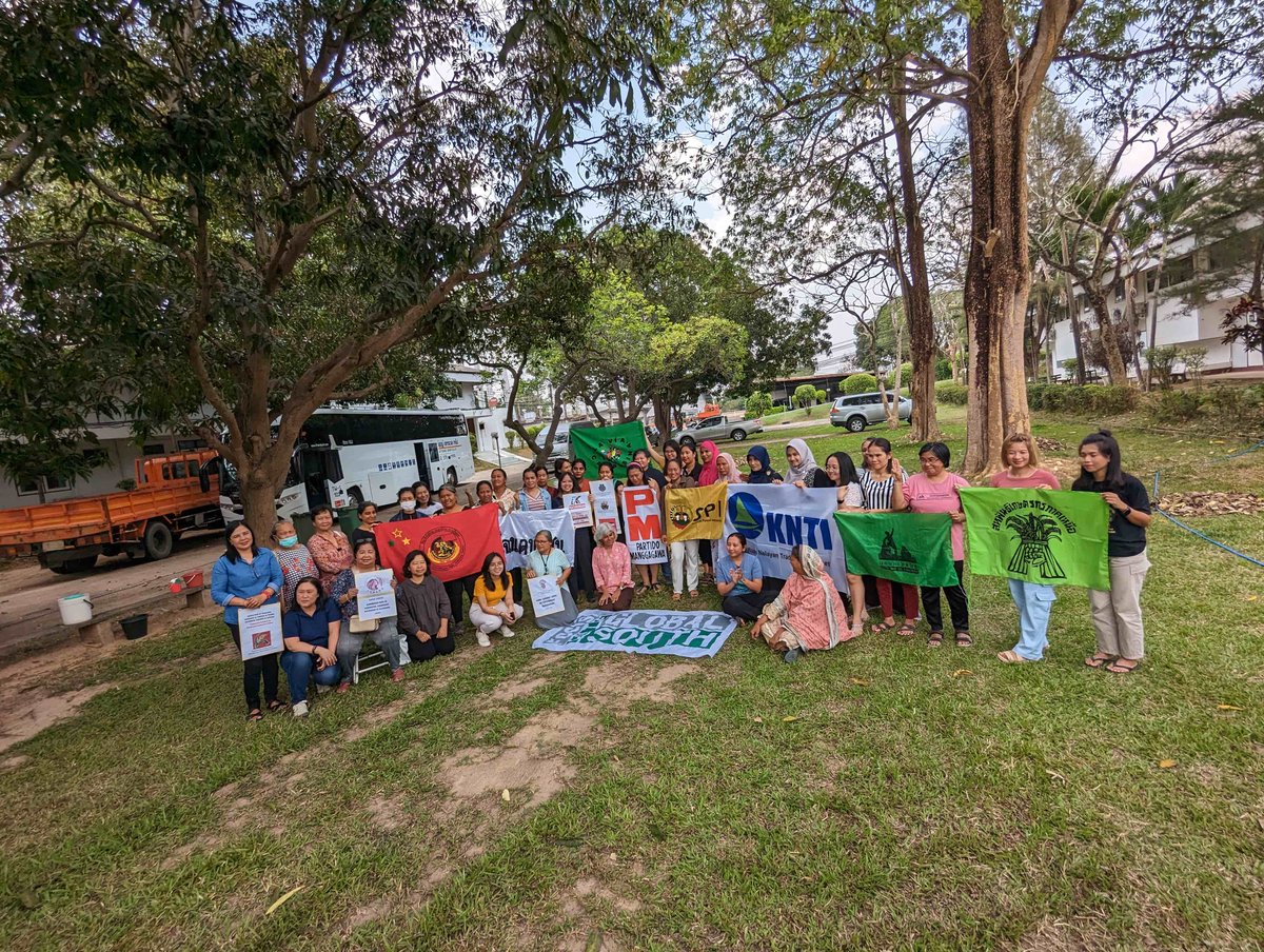 focussouth's tweet image. Last March in Surin Province, Thailand, peasant women from across Asia gathered to discuss challenges and forge paths towards #foodsovereignty in a regional conference. 

Together, we are shaping a more just and sustainable #foodsystem. 

#CFSGender #WeExist | @UN_CFS @CSM4CFS