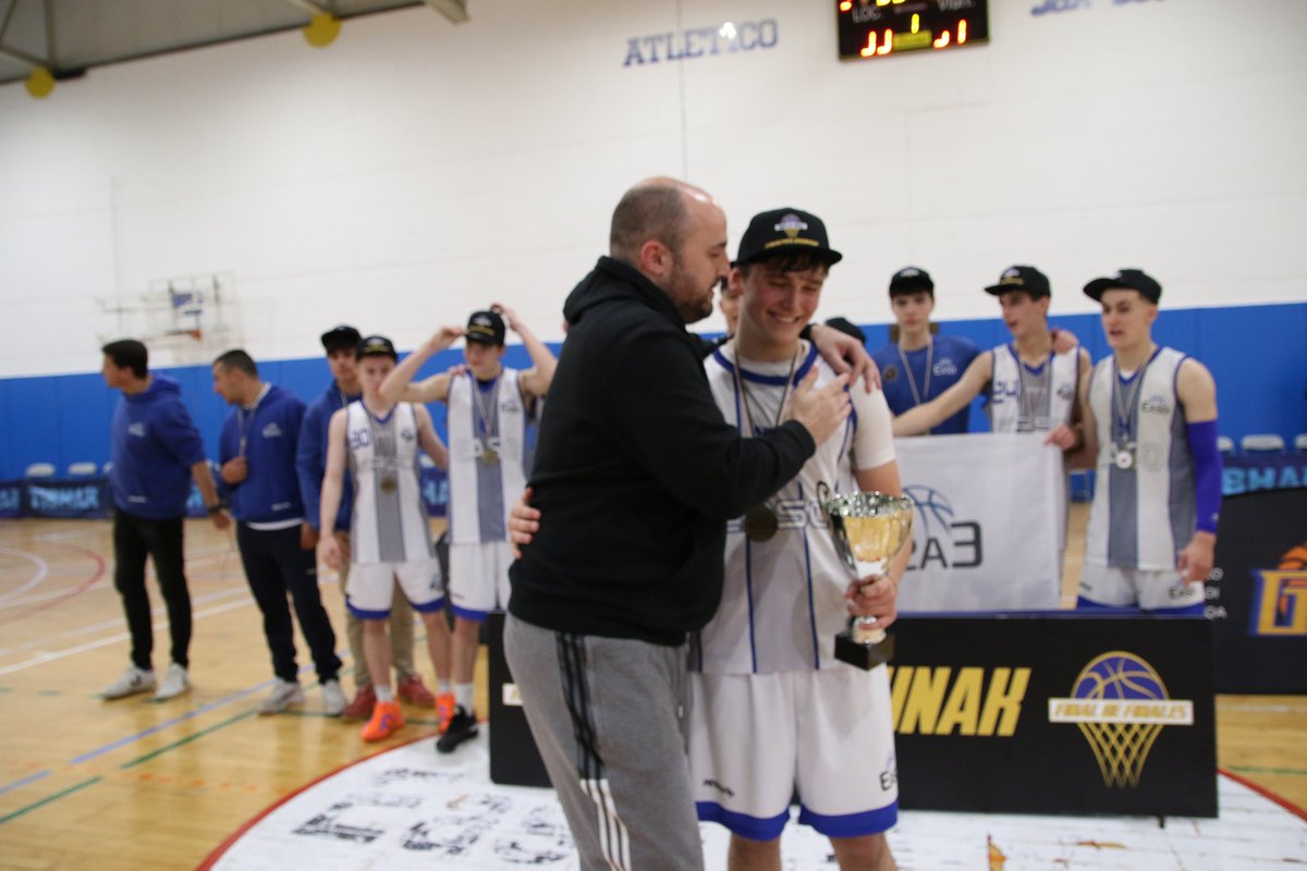 fgbaloncesto's tweet photo. ➡️Gracias a @gipuzkoabasket  , @ibaetabasket , @iraurgisb y @mariaeraunzeta5  por acercarse a ver finales y participar de las ceremonias de entrega de premios.

#SaskiGipuzkoa🏀
#FinalDeFinales🏆 https://t.co/pBORPoeS5j