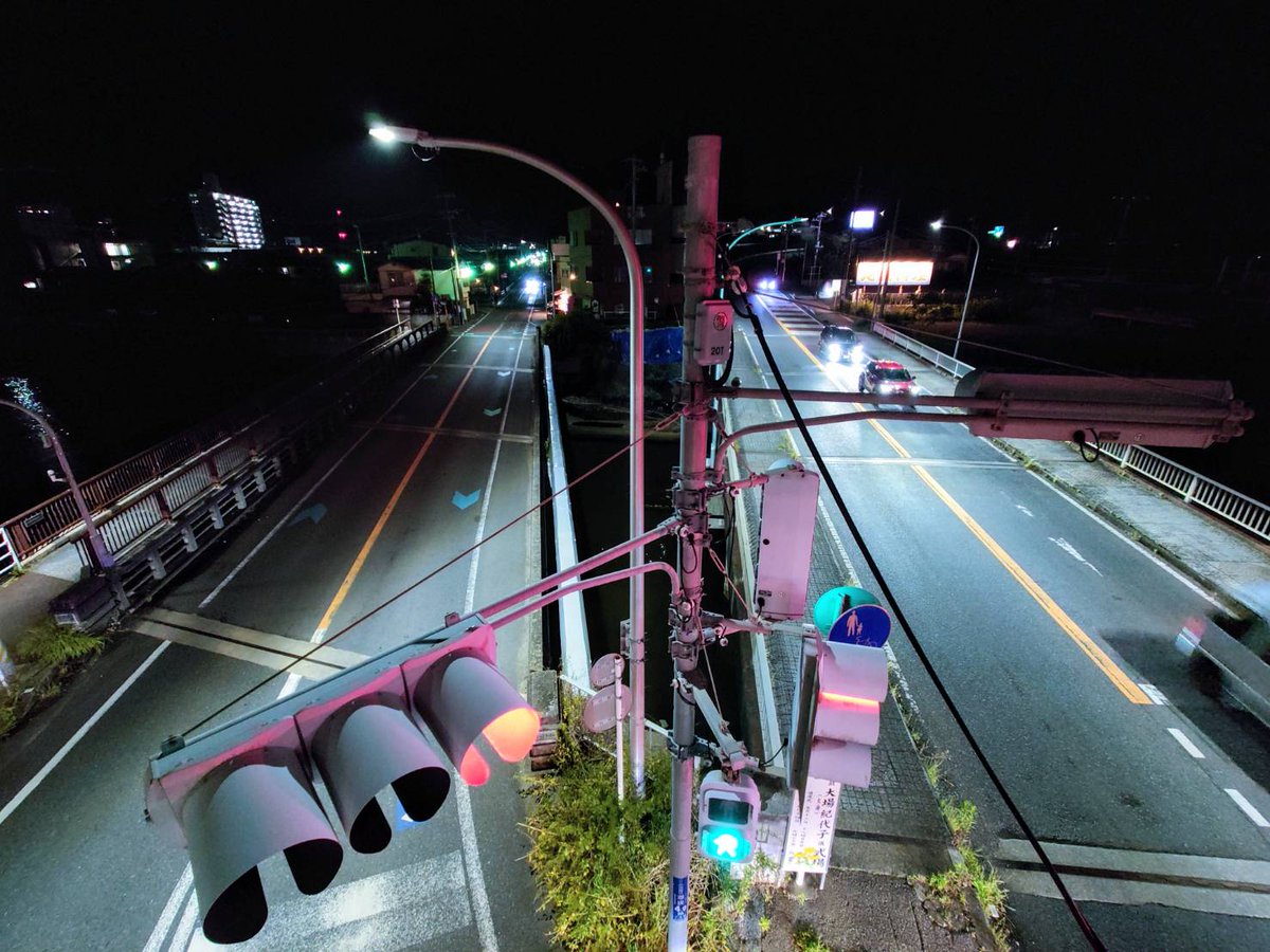 omaphotovanlife's tweet photo. 夜の鴨川をスマホでカメラ散歩してきた
#スマホ写真 https://t.co/QGDaJT2F5X