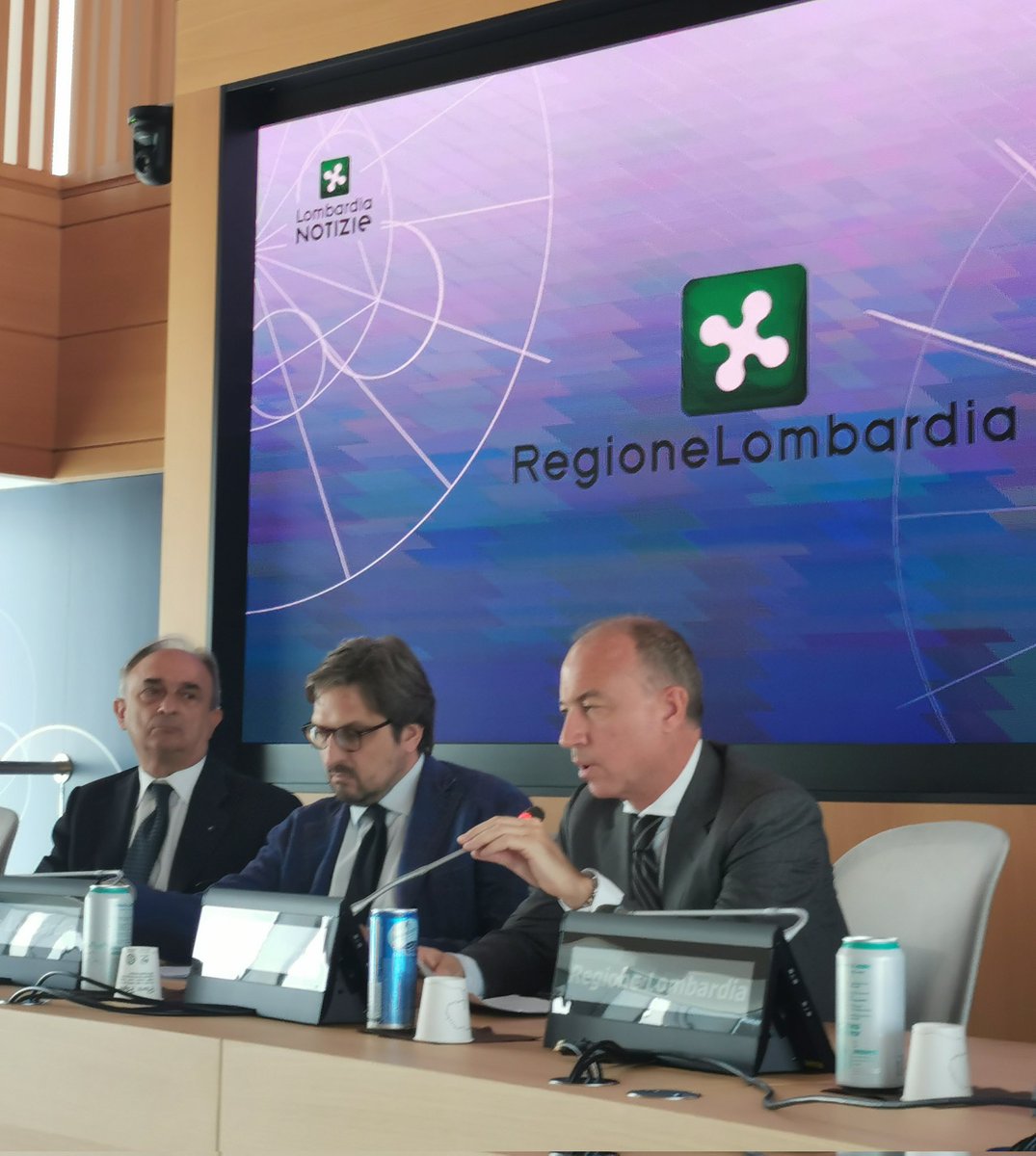 'La Lombardia nonostante gli shock esterni, i gap dei prezzi di energia e materie prime e un contesto difficile, conferma i dati della produzione del 2022 registrando performance superiori ai paesi UE e all'Italia' 
- Francesco Buzzella