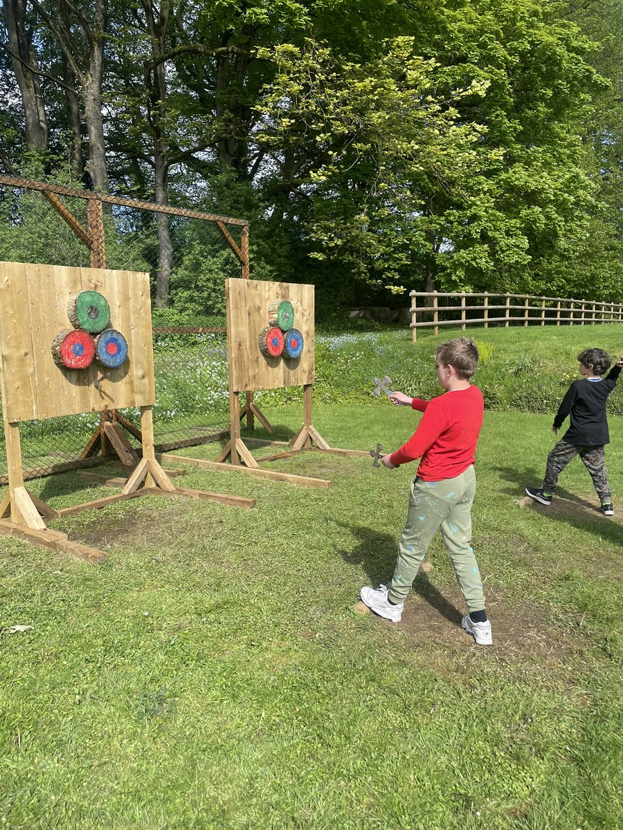 VanGogh_BPS's tweet photo. Axe throwing this morning @BlackrodPSch https://t.co/BABcBvKE9C