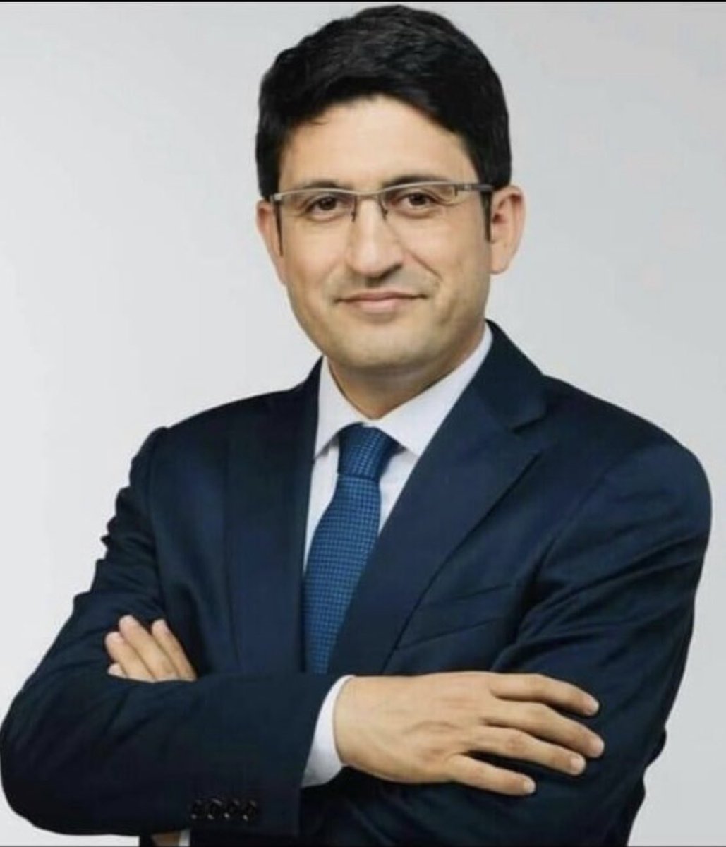 Yaşanan tüm olumsuzluklara rağmen kentin seçmen kitlesini konsolide edip Milletvekilliğine hak kazanan Sn. <a href="/Korkutata_Zeki/">Zeki Korkutata</a> beyi tebrik ediyorum. 
Mutlak anlamda biliyoruz ki bu teveccüh sayesinde kazanan Bingöl oldu. 
Hayırlı uğurlu olsun Allah yar ve yardımcınız olsun