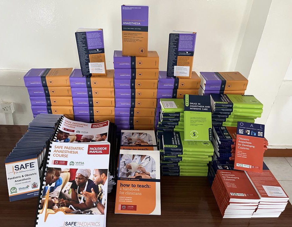 Big shout out 📣 to <a href="/Assoc_Anaes/">Association of Anaesthetists</a> International Book Programme for donating all these books 📚 for participants on the recent #SAFE courses in Somaliland📙