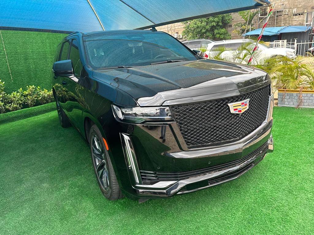 Sammyboy5717's tweet photo. 2022 Escalade America 🇺🇸 everything intact..
 price 145M naira only 
location: abuja
Call 09031684384 https://t.co/izPo0vwkpv