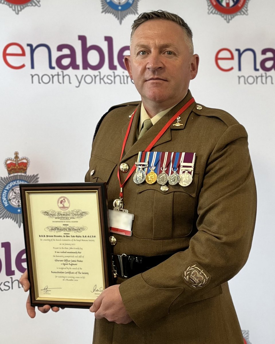 Warrant Officer Class Two Jamie Davis has been commended for his actions on the football pitch after his quick thinking saved the life of a player. Read more: army.mod.uk/news-and-event…
