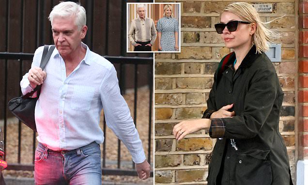 Two overpaid &amp; overexposed egos.

Who gives a stuff about this pair?