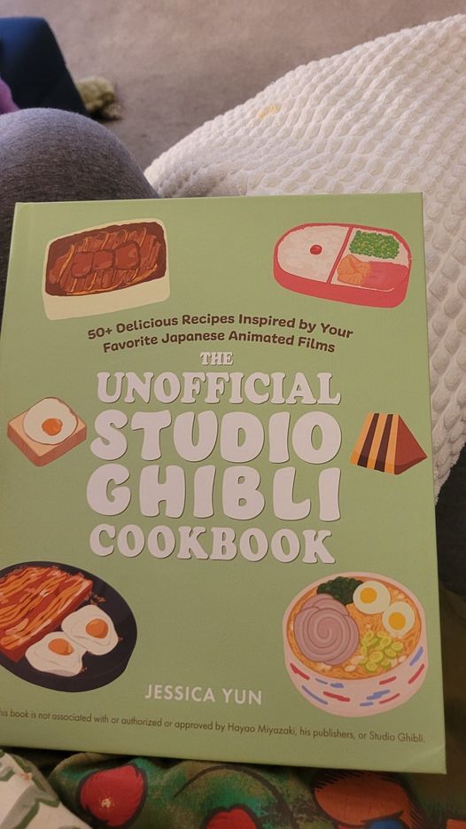 TheGhibliFamily's tweet photo. You guys absolutely need to check out the Ghibli cookbook 😍🍜

(By Jessica Yun) 👉 https://t.co/vQXq4Je8Cp
(By Mila Brady) 👉 https://t.co/ZwqKch7Q0b https://t.co/LuSCwTRBAC