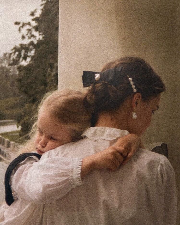 happy mothers day to my real life wonder woman, my mom. shaping me into the young woman i am. you’ll always be the brunette to my blonde. happy mothers day ❤️